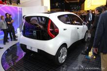 ピニンファリーナの電気自動車『Bゼロ』を発表