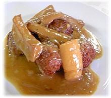キノコと肉団子のチーズソース