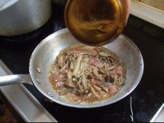 きのことベーコンの和風パスタレシピ工程