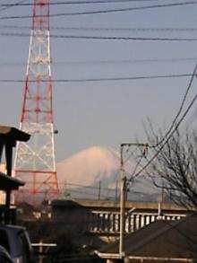 遠くに見える富士山