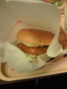 チキン南蛮バーガーとだるま