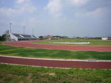 無人の学園グラウンド