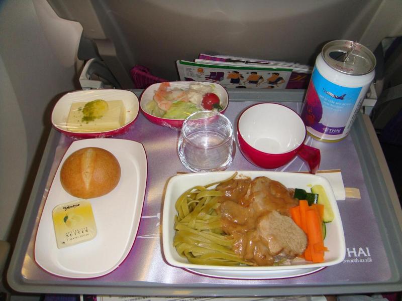 りくくんのHIS旅行とキャラ弁日記-タイ航空の機内食