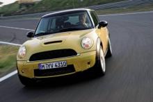 「MINI」の電気自動車の大規模テストを開始