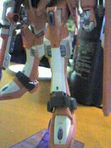脚部サーベル・基部