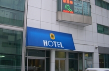 速８酒店