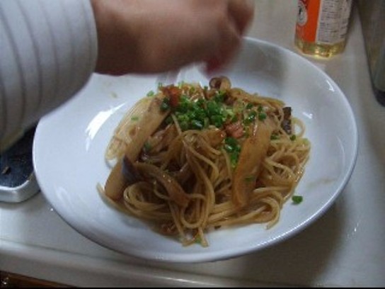 きのことベーコンの和風パスタレシピ工程