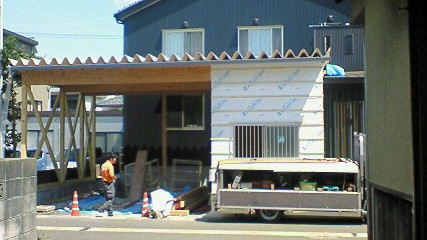 車庫建築中