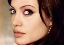 angelina-jolie-cute-face-wallpaper-805092
