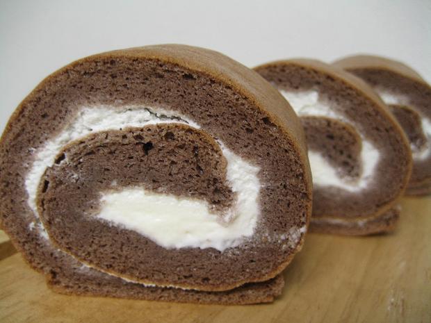 ココアロールケーキ。