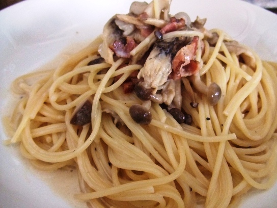 長澤家のレシピブログ-きのことベーコンの生クリームパスタ画像