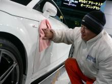 出張おまかせ洗車 デリデリ☆ウォッシュ福岡東支店-福岡オートサロン2009　作業風景　有馬店長