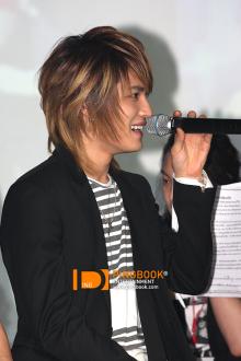 080202 hero01