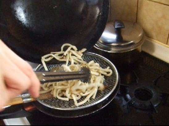 きのこたっぷりの焼きうどんレシピ工程