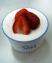 パステル・イチゴのカップケーキ
