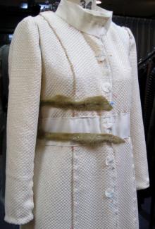 創業50年のオーダー婦人服のお店 取り締まってるクマノミのブログat 渋谷-白コート仮縫い中
