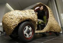 車体が竹製の電気自動車「バングー」京都で公開