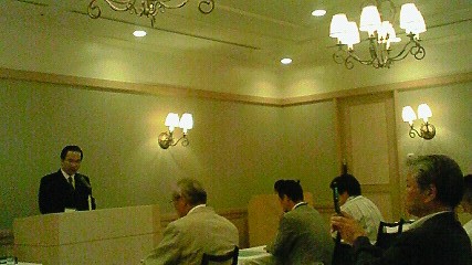 弊社社長が会長にー