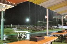 錦江高原ホテルにて_BBQ_雨_②