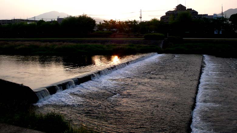 朝の鴨川