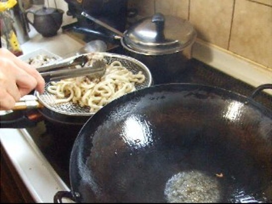 きのこたっぷりの焼きうどんレシピ工程