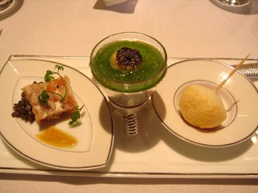 DeKarmeliet01