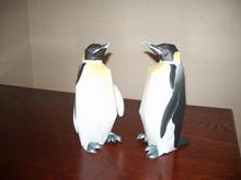 皇帝ペンギン２体