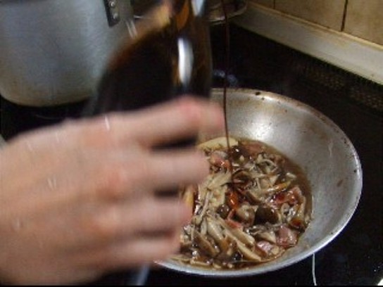 きのことベーコンの和風パスタレシピ工程