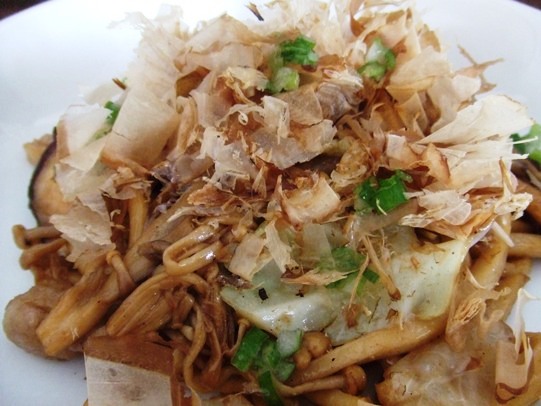 きのこたっぷりの焼きうどん画像