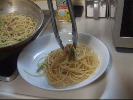 アスパラガスとベーコンのパスタ調理工程画像