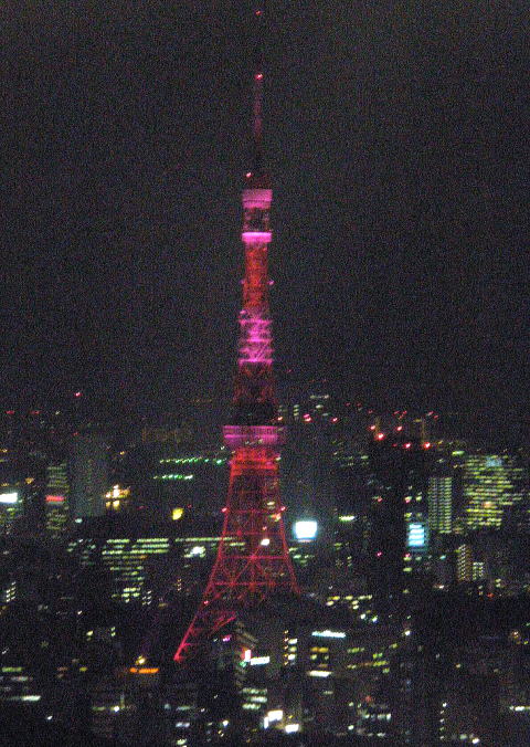 ピンク色の東京タワー