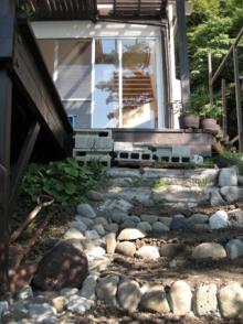階段　まもなく完成