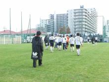 サッカーの都-後姿
