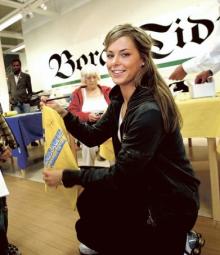 johanna-almgren-080829.jpg