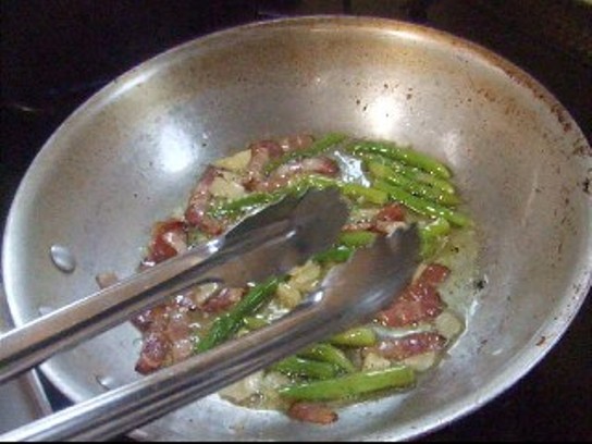 アスパラガスとベーコンのパスタ調理工程画像