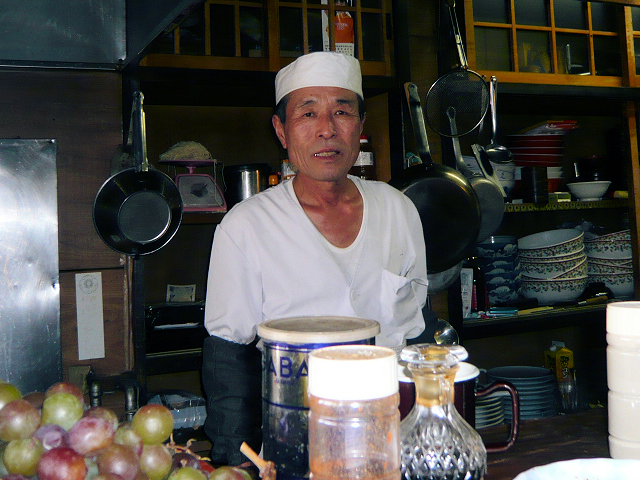 志乃ぶ店主