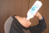 飲む