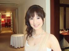 梓真悠子