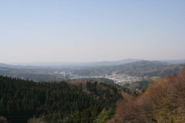 あぶくま洞から町を見る
