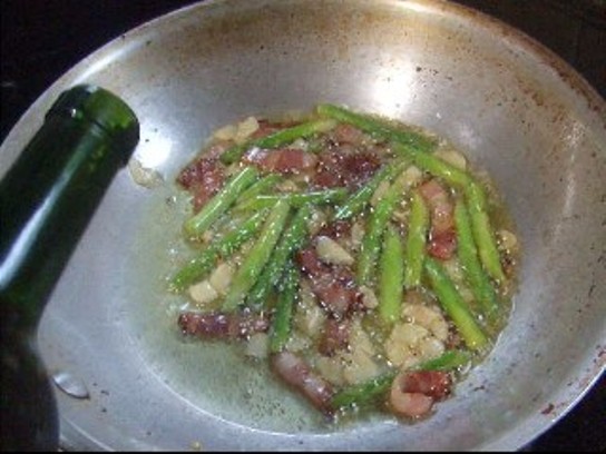アスパラガスとベーコンのパスタ調理工程画像