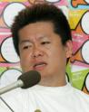 もうー、やめてくださいよ