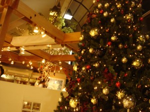 ギリギリのクリスマスツリー