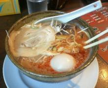 「極一」の濃厚豚骨ラーメン