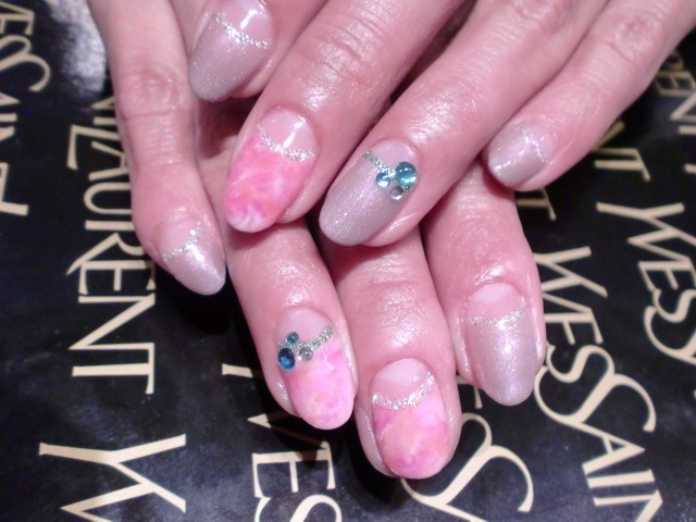 こんにちは★大人気のシャンティネイルです★