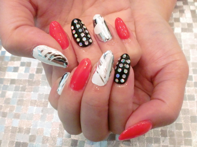 こんにちは★大人気のシャンティネイルです★