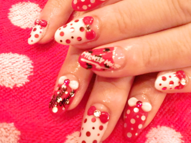 こんにちは★大人気のシャンティネイルです★