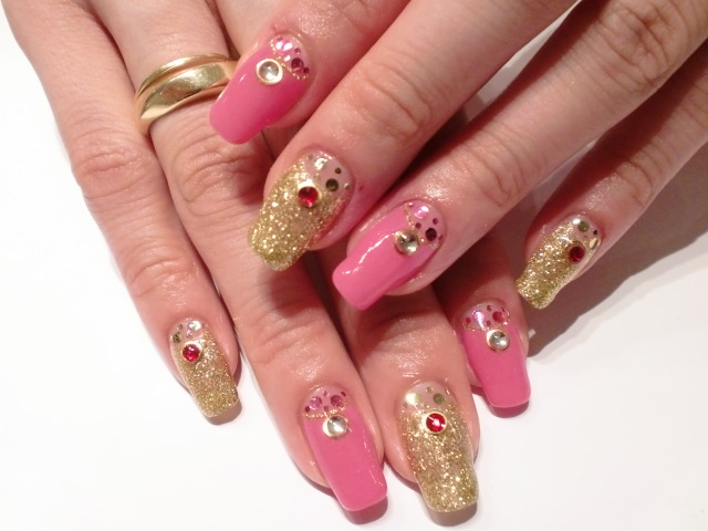 こんにちは★大人気のシャンティネイルです★