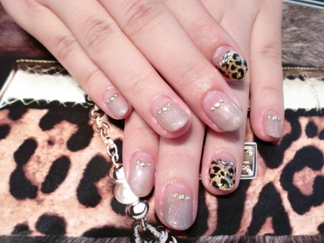 こんにちは★大人気のシャンティネイルです★