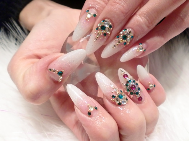 こんにちは★大人気のシャンティネイルです★