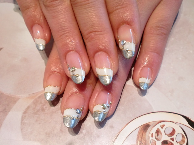 こんにちは★大人気のシャンティネイルです★